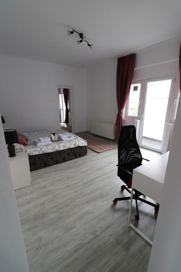 Athenee Palace Apartment - Panoramic View Terrace & Balcony - Free Minibar ブカレスト エクステリア 写真