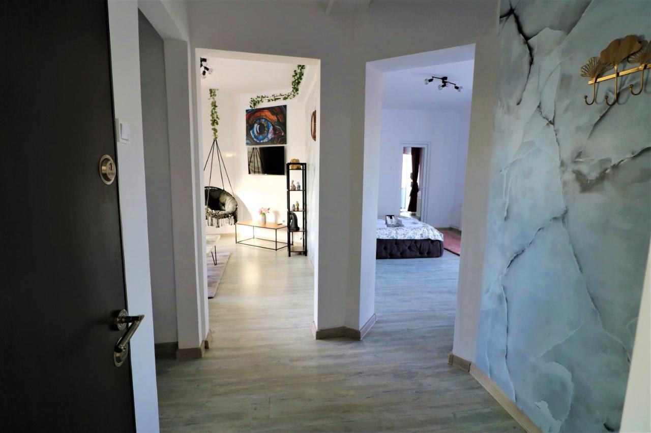 Athenee Palace Apartment - Panoramic View Terrace & Balcony - Free Minibar ブカレスト エクステリア 写真